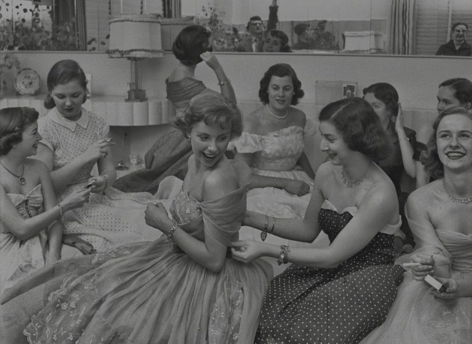house-party-1950-from-look-mag-debutante-who-went-to-work+copy