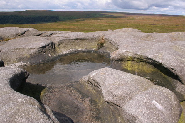 Erosion_at_Rocking_Stone_-_geograph.org.uk_-_33777
